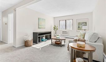 132 Hoffman Ave 207, Cranston, RI 02920