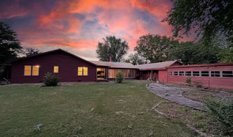 1326 N C St, Arkansas City, KS 67005