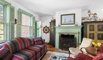 23 Willow St, Newport, RI 02840