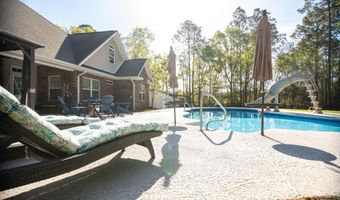 110 Lake Ridge Dr, Baxley, GA 31513