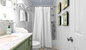 97 Narragansett Ave C3, Newport, RI 02840