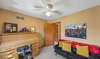 237 19th St SW, Altoona, IA 50009