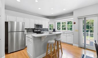 3 Connor Ln, Barrington, RI 02806