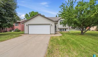 900 E Magnolia Dr, Brandon, SD 57005