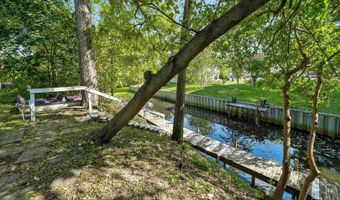 1527 N Harrison St, Algonquin, IL 60102