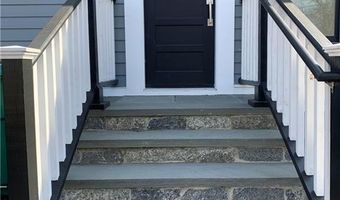 88 Reed St, Warwick, RI 02886