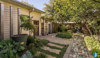 505 N Pasque Flower Trl, Brandon, SD 57005