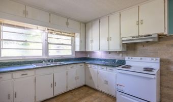 307 W College St, Athens, TN 37303