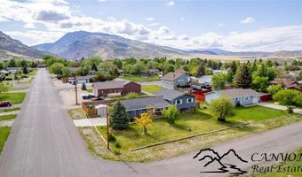2235 Gentle St, Cody, WY 82414