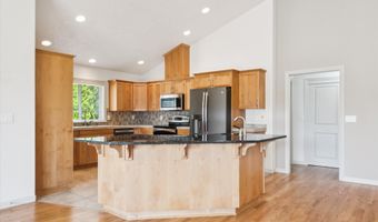20707 YUKON St, Aurora, OR 97002