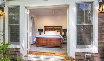 75 Mary St, Newport, RI 02840