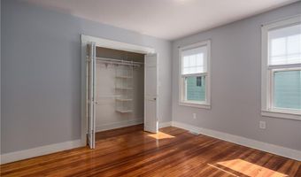 467 Maple Avenue Ave, Barrington, RI 02806