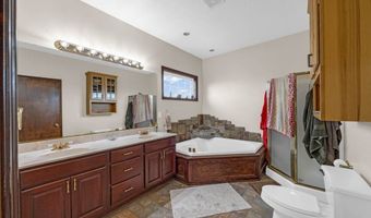 6991 NE 27th Ave, Altoona, IA 50009