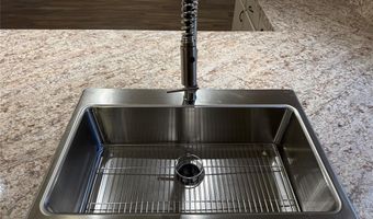 205 S Parkway Dr, Alvarado, TX 76009