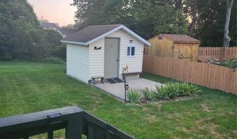 3210 Leverett Ct, Alton, IL 62002