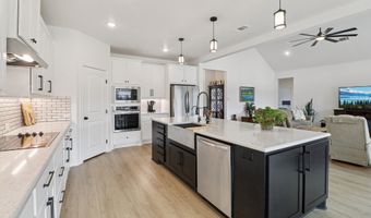 165 Rolling Bend Rd, Alvord, TX 76225