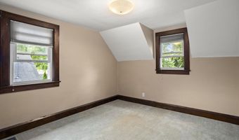 1324 W WASHINGTON St, Appleton, WI 54914