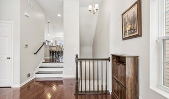 33 N Lincoln Ln, Arlington Heights, IL 60004