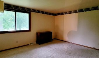 41511 N Country Club Dr, Antioch, IL 60002