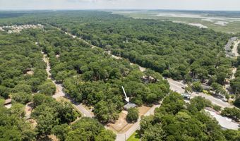 25 Miller Dr W, Beaufort, SC 29907