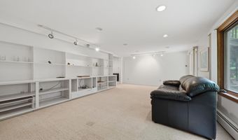 10 Eaton Rd, Amherst, NH 03031