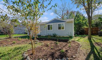 4 Burlingame Ct, Ann Arbor, MI 48108