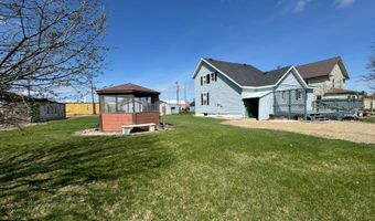 806 7th Ave, Britton, SD 57430