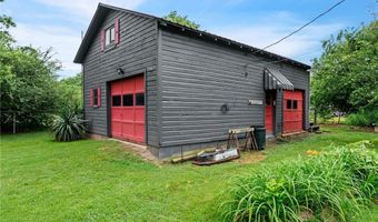 803 8th St, Barling, AR 72923