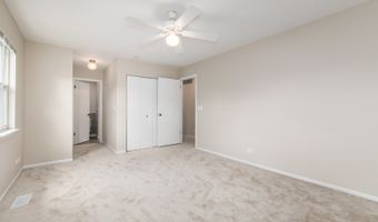 352 Country Ln, Algonquin, IL 60102