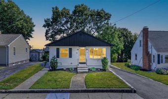 44 Cliff Ave, Cranston, RI 02920