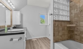 814 S MASON St, Appleton, WI 54914