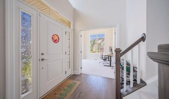 3081 N Spurway Dr, Ann Arbor, MI 48105