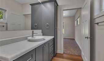 3007 W Lake Jessie Dr SE, Alexandria, MN 56308