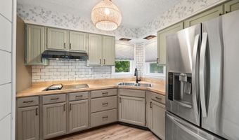 602 Ridge Ave, Aurora, IN 47001