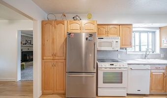 990 Hillview Dr, Blackfoot, ID 83221
