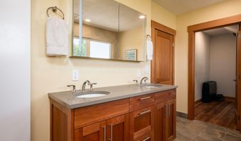 61900 Anker Ln, Bend, OR 97702