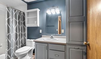 1023 W RIDGEVIEW Dr, Appleton, WI 54914