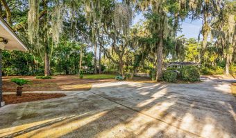 1711 Narcissus Ln, Beaufort, SC 29902