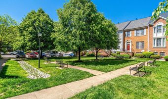 953 HARRISON Cir, Alexandria, VA 22304
