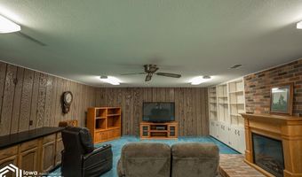 1302 E Linden St, Algona, IA 50511