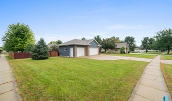 316 S Country Club Ave, Brandon, SD 57005