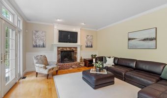 252 Sawyer Rd, Bolton, MA 01740