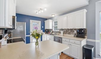 214 Cool Water Ct, Boiling Springs, SC 29316