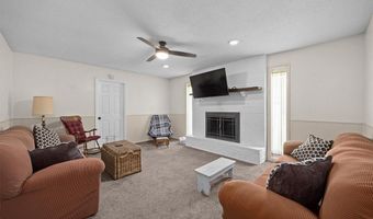 6409 Alpha Dr, Alton, IL 62002