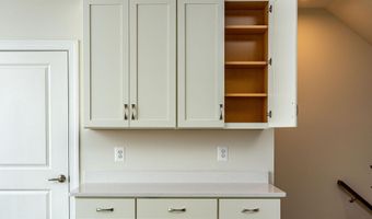 23590 RAYTOWN Ter, Ashburn, VA 20148