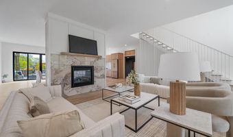 2777 Donna Dr, Columbus, OH 43220