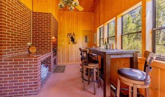 8 Mormon Creek Rd, Cody, WY 82414