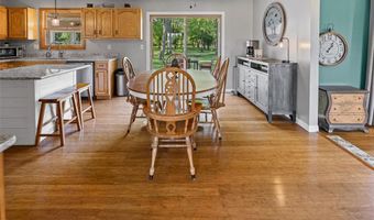 8110 Wolf Rd, Alton, IL 62002