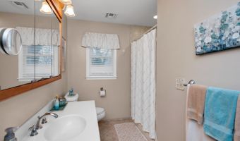 749 Park Ave, Belford, NJ 07718
