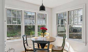 11 Linden St, Bath, ME 04530